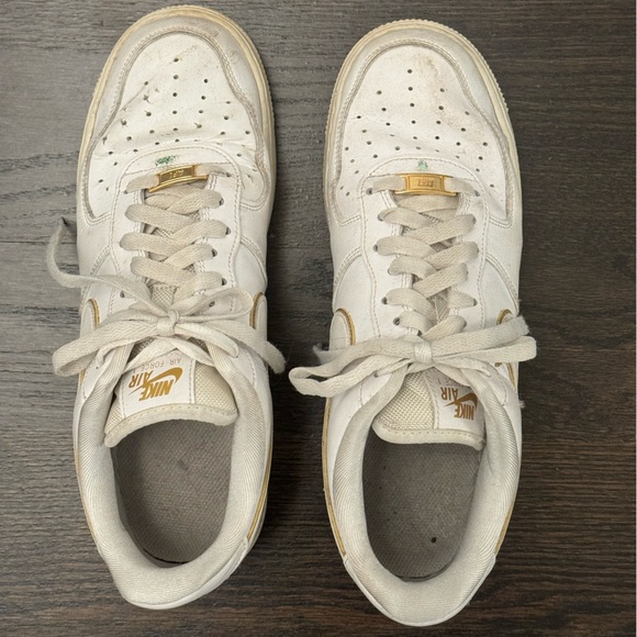 Air Force 1 Metallic Gold - Picture 2 of 3